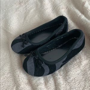 Gap girls flat shoes